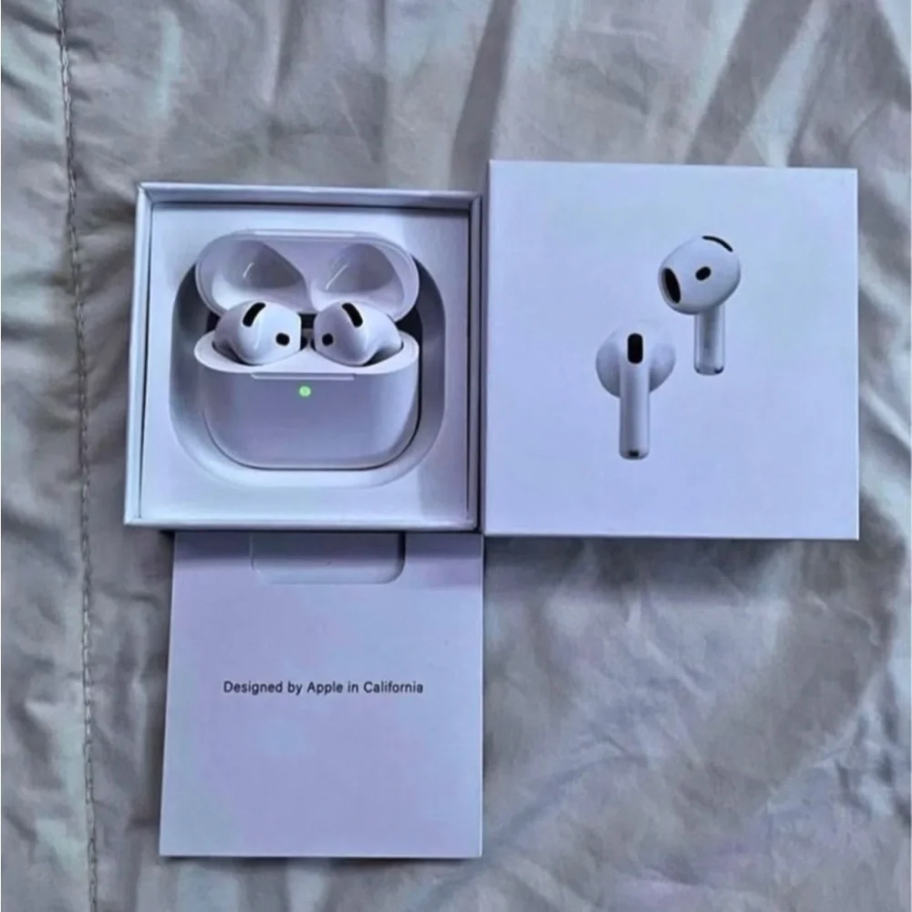 Apple Airpods (4th Generation With Active Noise Cancellation)